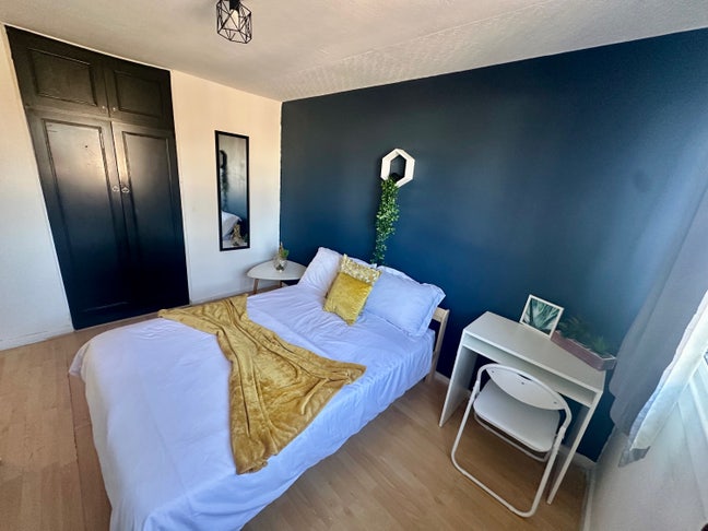 16A cozy room in Brand New 4 bedroom house Main Photo