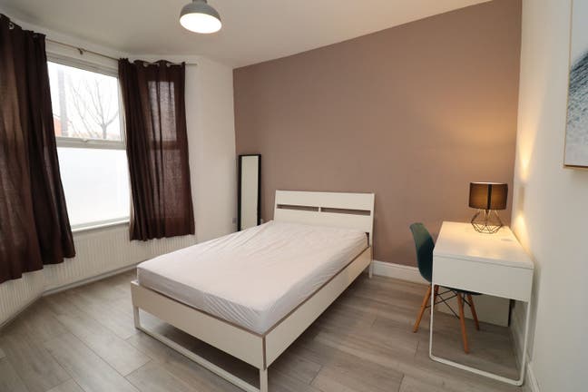 ZONE 2  furnished double room near Westcombe Park Main Photo