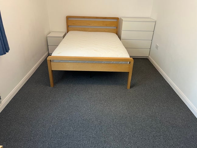 Large furnished double room available in TA1.  Main Photo