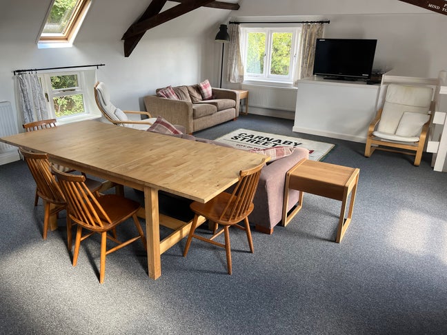 Large furnished double room available in TA1.  Main Photo