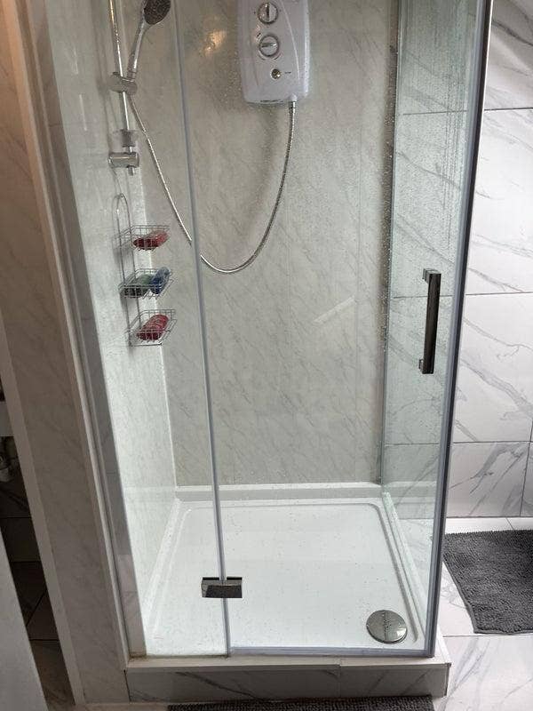 Ensuit Double Room with Kitchenette to Let Main Photo