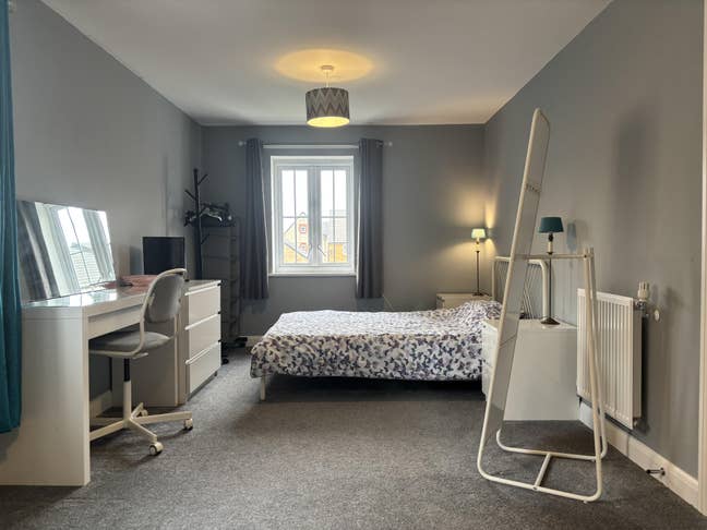 Large double room Main Photo