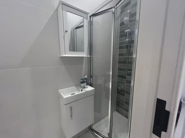 Self-Contained Studio Flat in Lambeth Dss Welcome Main Photo