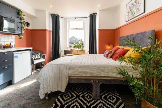 Stylish Kitchenette | Furnished | All Bills INC Main Photo