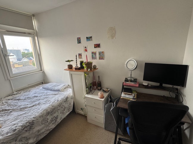 Room for rent Main Photo