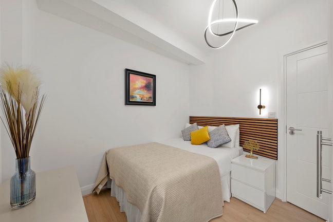 Stylish 4-Bedroom Flat ,1 Double 1 Single room Ava Main Photo