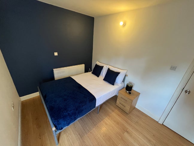 Furnished Room in Mansfield, Fairholme Drive Main Photo