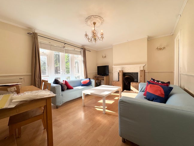 Fabulous 3 Double Bedroom Garden Flat Main Photo