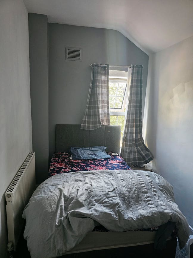 1 Furnished Bedroom in a well furnished house Main Photo
