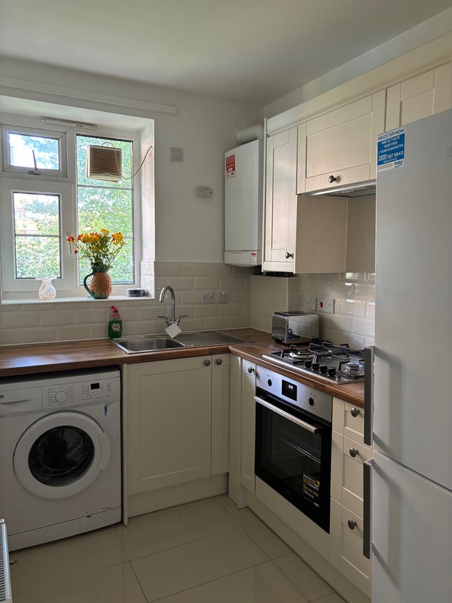 Double room furnished flat Main Photo