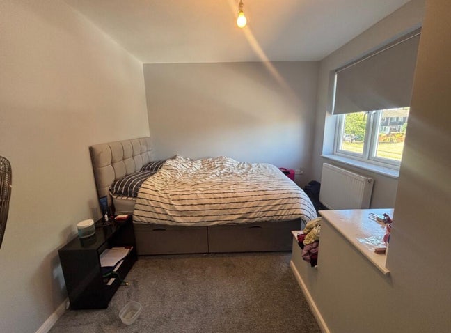 One double bedroom is available  Main Photo