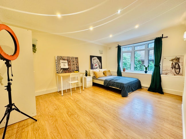 🔐MOVE IN ASAP - Garden Access 🏡 Main Photo