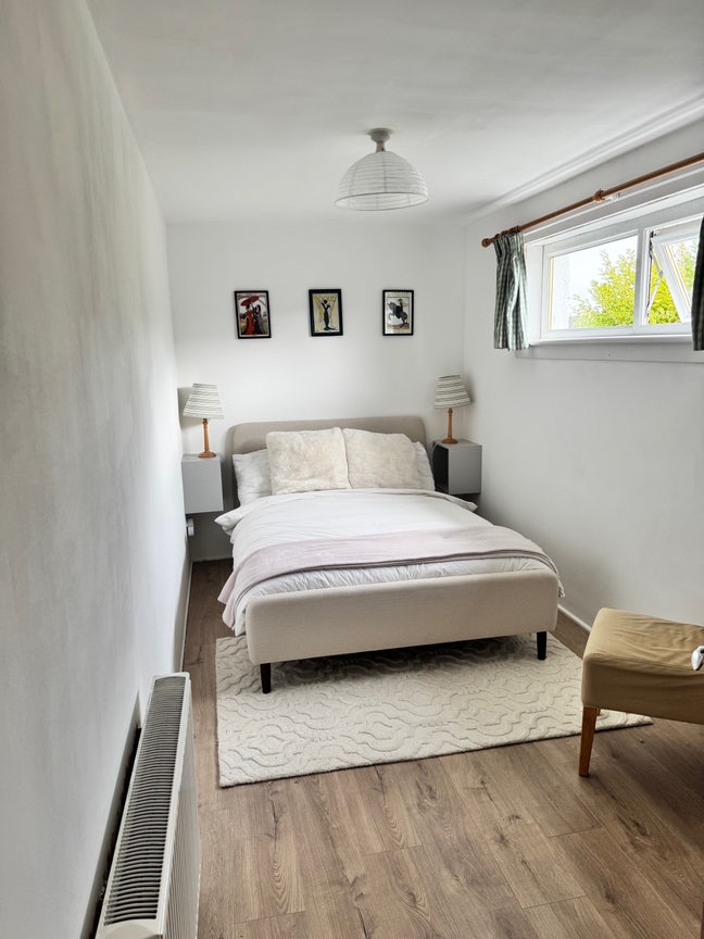 Double Bedroom in Livingston   Main Photo