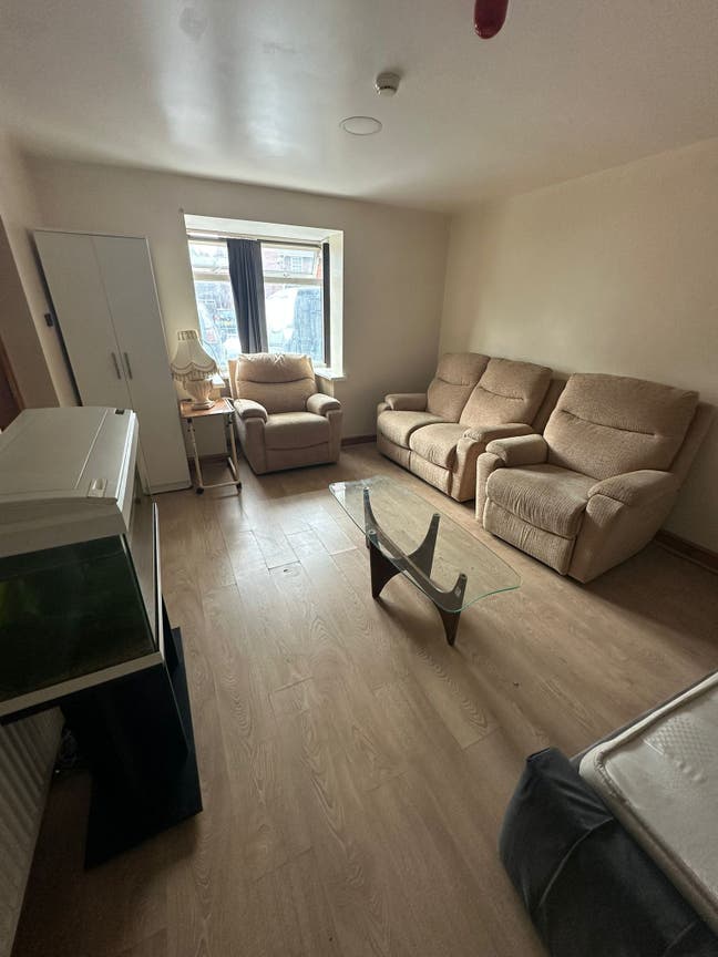 Fully Furnished Flat Available Ideal For Couples Main Photo