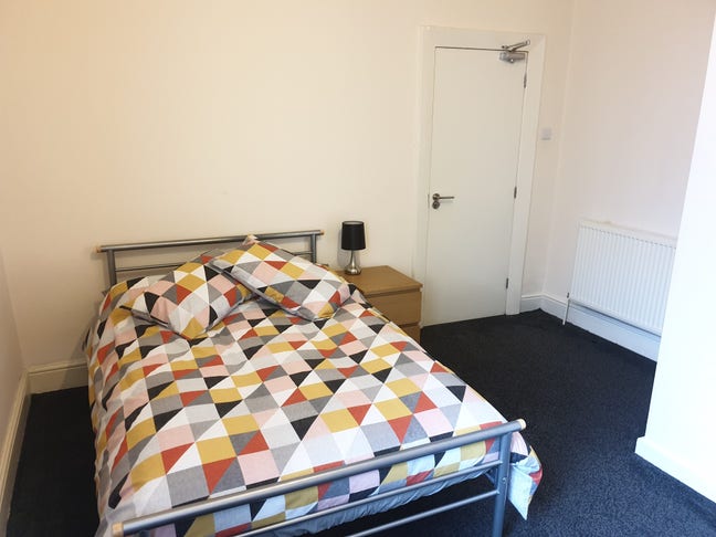 Double Ensuite Room Within House Share Main Photo