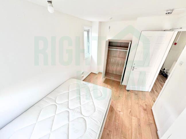 Large Ensuite Double Room in Tottenham-£795pcm Main Photo