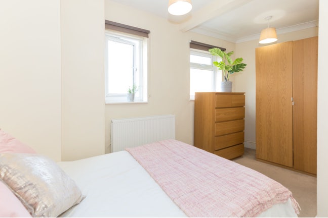 Lovely Double En-suite Room|Close to Frimley Park🏥 Main Photo