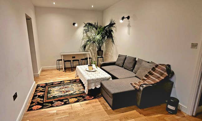 Lovely Fully Furnished Double Rooms Zone 2 Main Photo