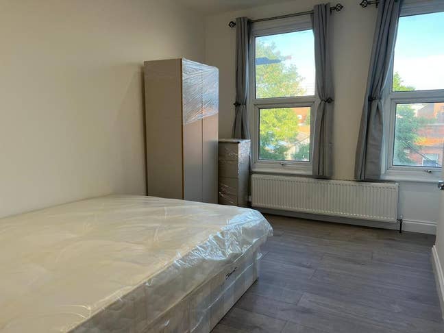 2 Bed Flat, High Road Leytonstone, E11 Main Photo