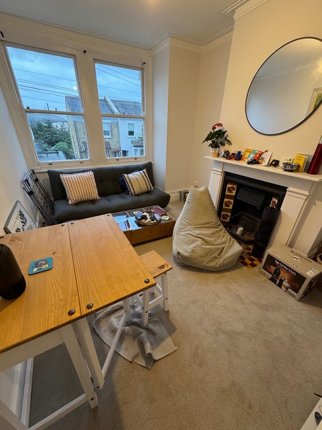 Double room in 2 bed flat near Haydons Road, SW19 Main Photo