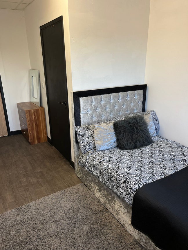 Double room with en-suite  Main Photo