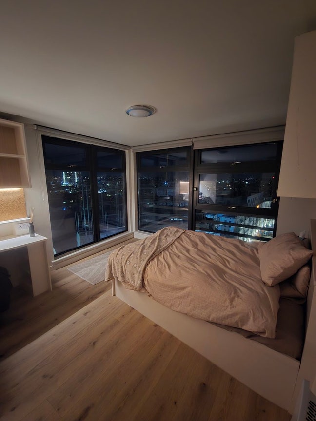 IQ Bristol - Top Floor Premium Studio Main Photo