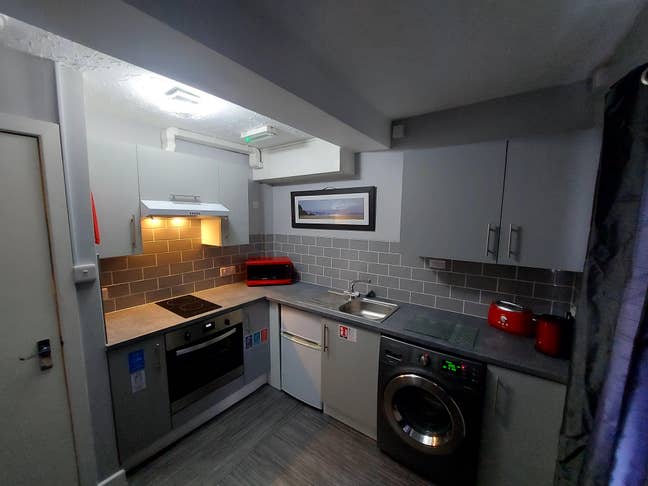 Flat For Rent, All Bills Included, Parking Main Photo