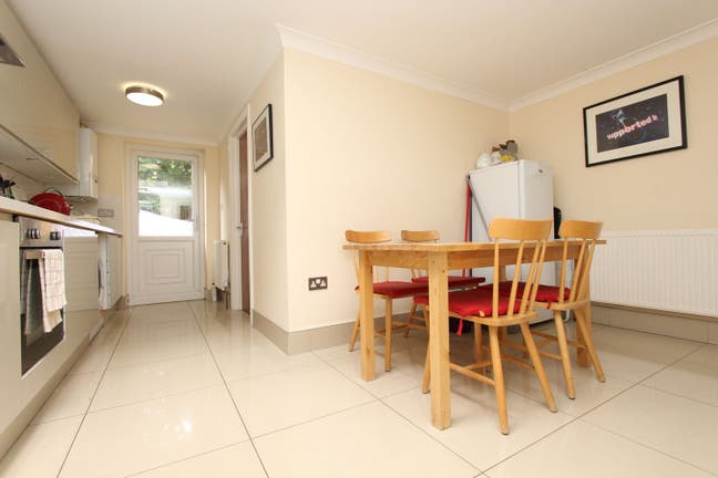 Amazing Ensuite! Best Price-Don't Miss Out!! Main Photo