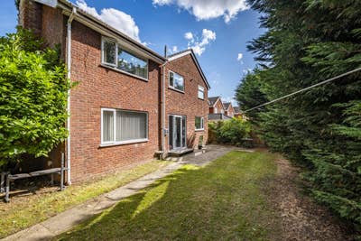 Beautiful Rooms, Desirable Locations, 5* Parking Main Photo