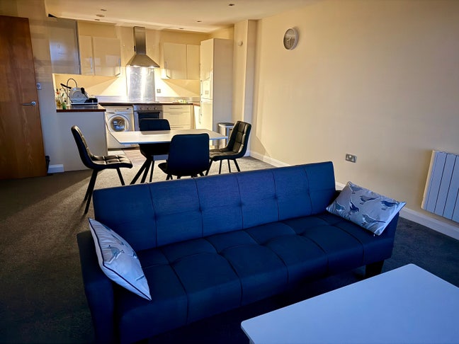 Riverside Apartment - £550 - Bills Included! Main Photo
