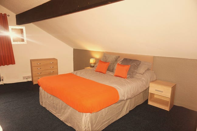 The very best 5* student house near Bolton Uni Main Photo