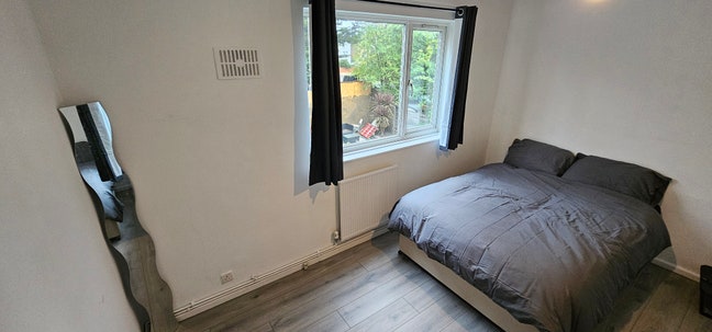 Double Room in SW2 Main Photo