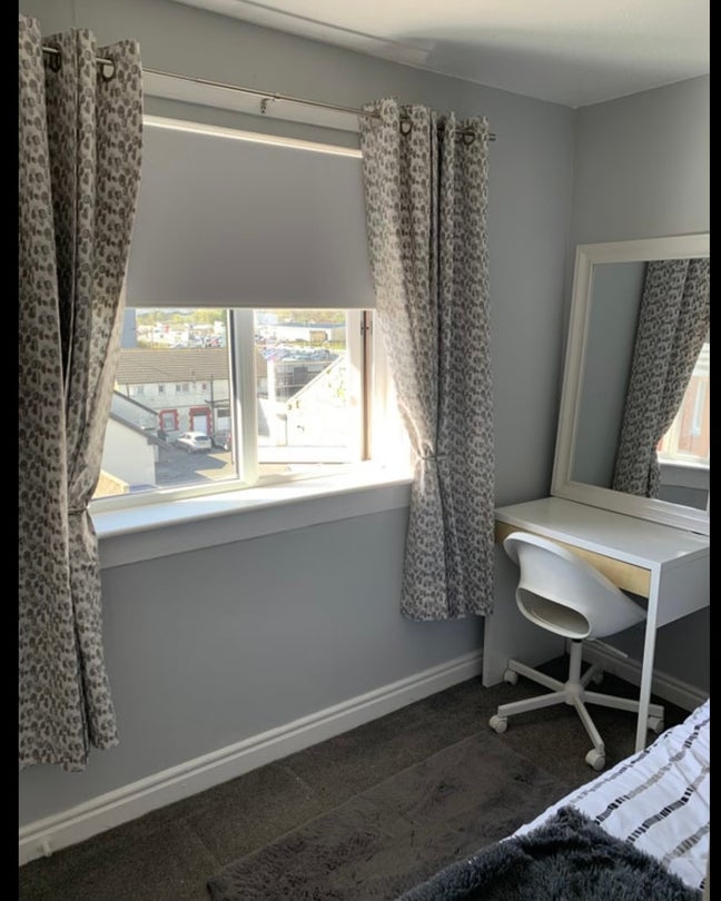 1 Double bedroom available in a 2 bedroomed flat Main Photo