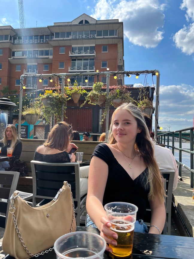 Professional Seeking Double Room Main Photo