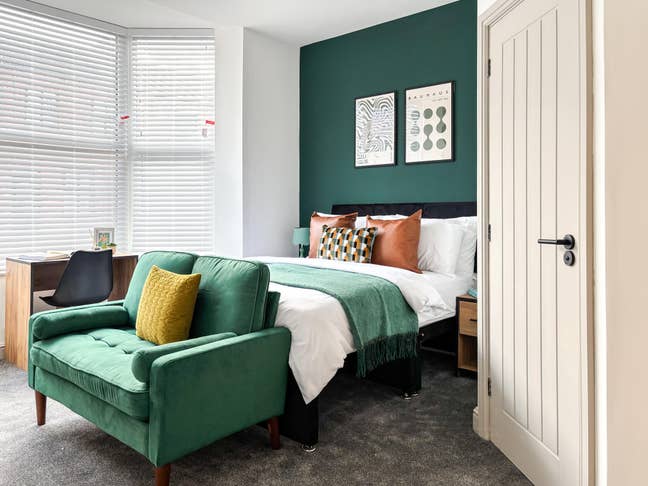 HMO - 1 En-Suite Room Available  Main Photo