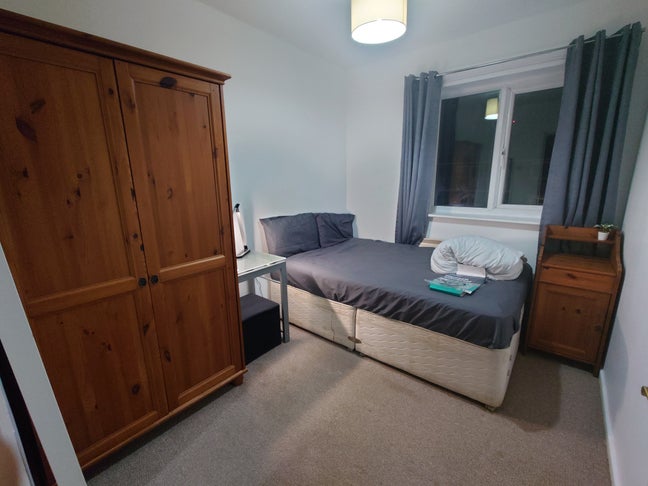 Double Bills Included £650 M3 Town Balcony Parking Main Photo