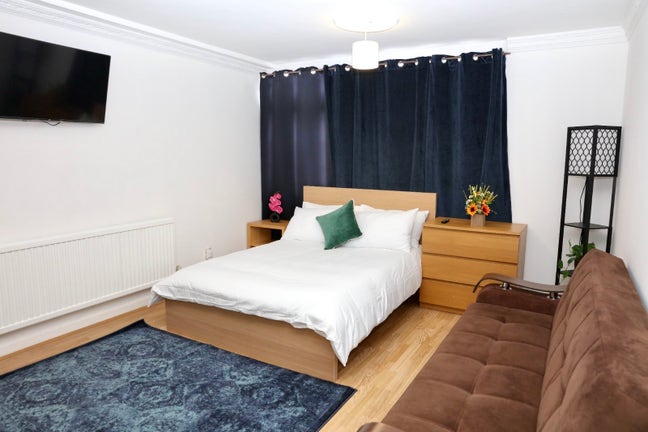 2 Lovely Room in Gorgeous Property+All Bill Includ Main Photo