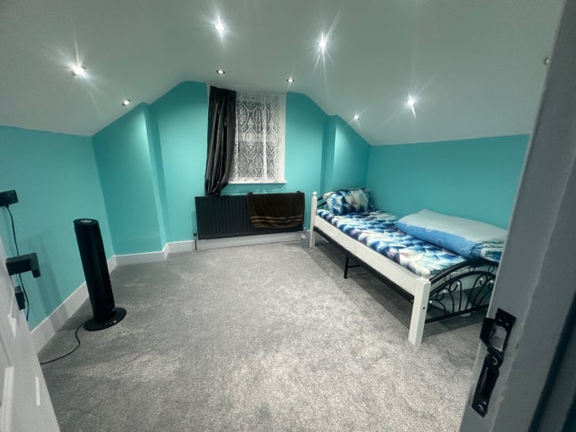 Room for rent  Main Photo