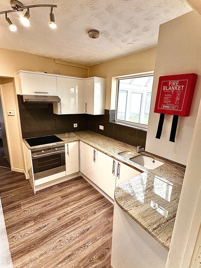 Double Rooms For Rent Frobisher Road BH12 Main Photo