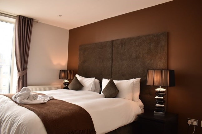 Bright Room Next to Battersea Park！Biils Include Main Photo