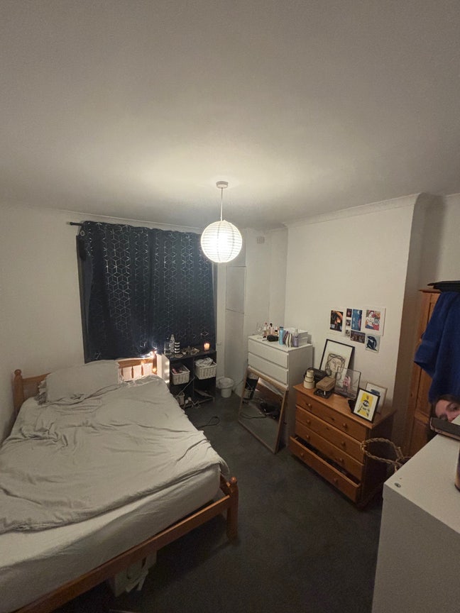 Double bed in houseshare  Main Photo