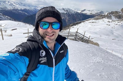 32, Friendly, Bad Jokes Included Main Photo