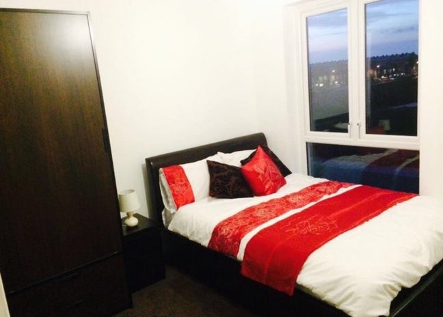 2 Rooms with Balcony Main Photo