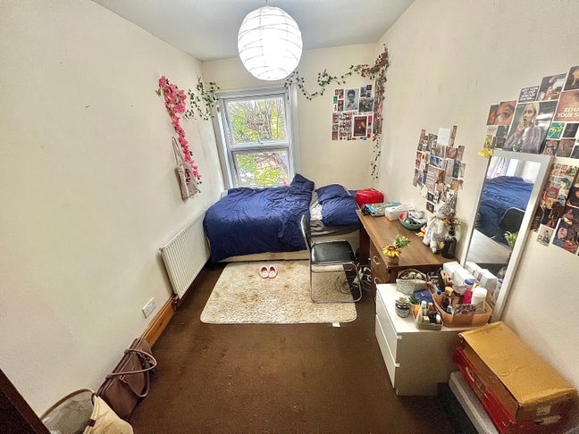 Spacious Double Bedroom in Prime Location🏡 Main Photo