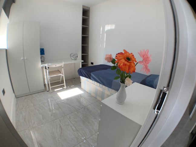 Modern Room/in a Beautiful House/in Willesden Gree Main Photo