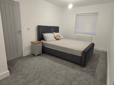 Large Double Bedroom with Separate Bathroom Main Photo