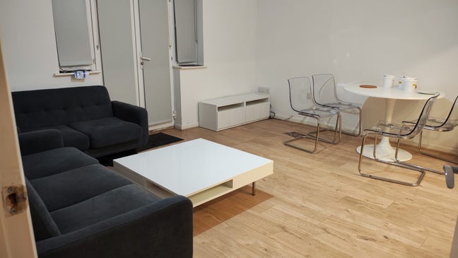 Sharing Room Available in Hatfield Main Photo
