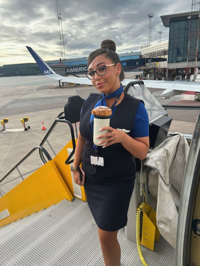 Professional couple seeking studio or one bed flat Main Photo