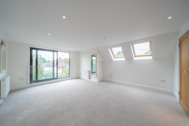 Double Rms avail  Detached house in Wimbledon SW20 Main Photo