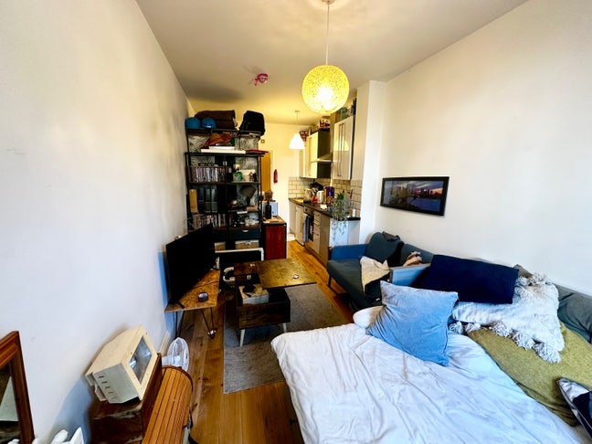  Studio Flat on Brockley Road  Main Photo